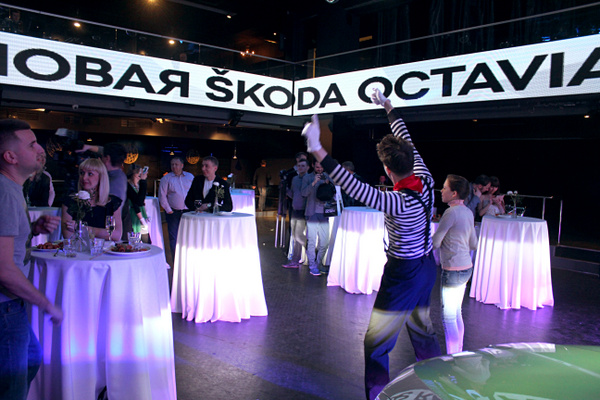 развлечение гостей на  VIP презентации новой ŠKODA Octavia.