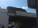Перевернувшийся на Канавинском мосту грузовик придавил бетонными плитами две машины, пострадали люди - фотография 2