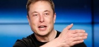 Основатель Tesla и SpaceX Илон Маск переключается на конфеты